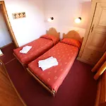 Aparthotel Les Arolles By Les Etincelles 4*