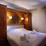 Aparthotel Les Arolles By Les Etincelles 4*