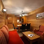 Aparthotel Les Arolles By Les Etincelles 4*
