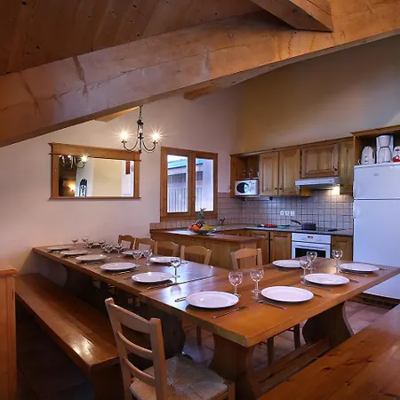 Appart hôtel Résidences Les Arolles By Les Etincelles 4*